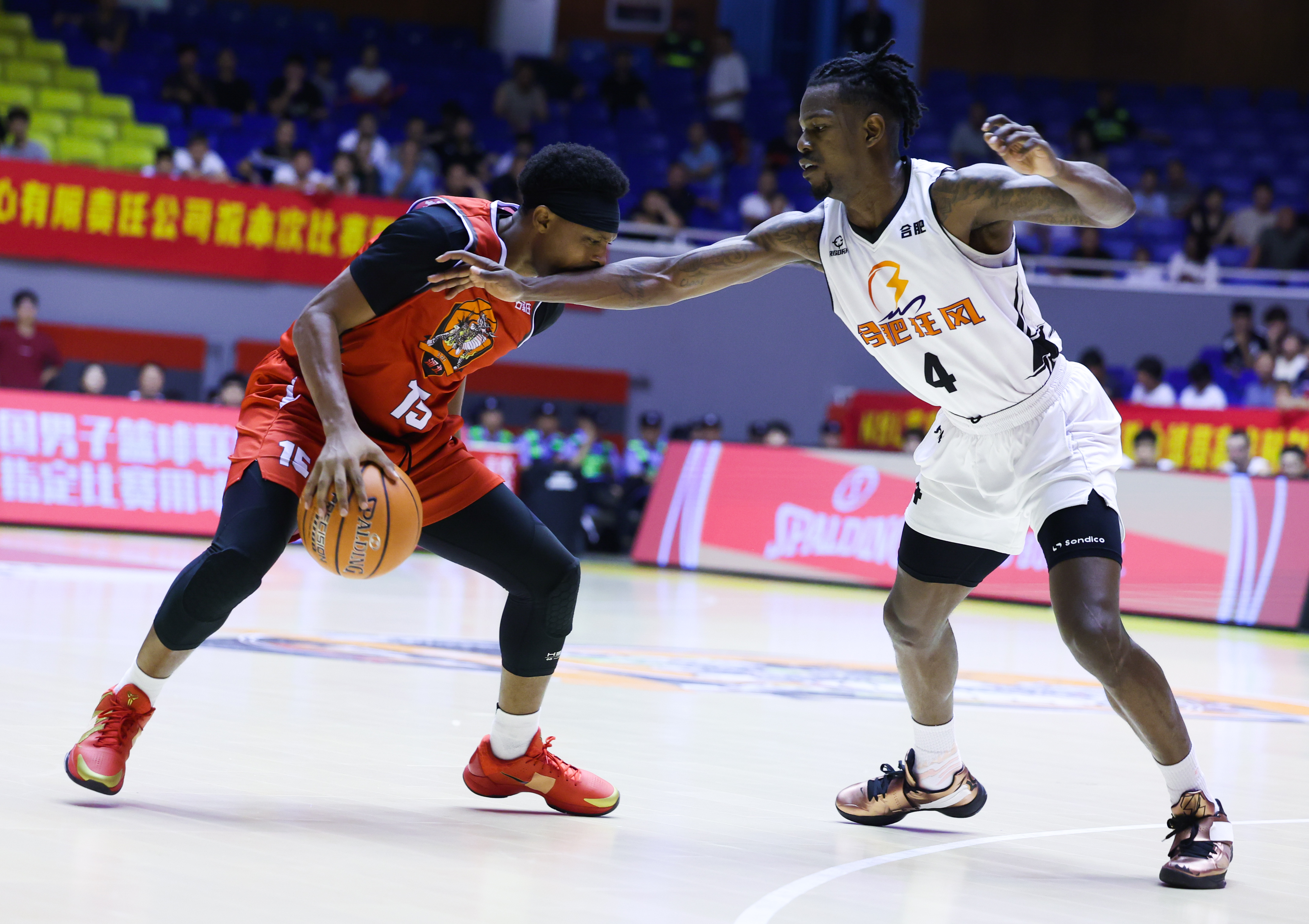 包含非洲篮球锦标赛开启，豪强争霸的词条