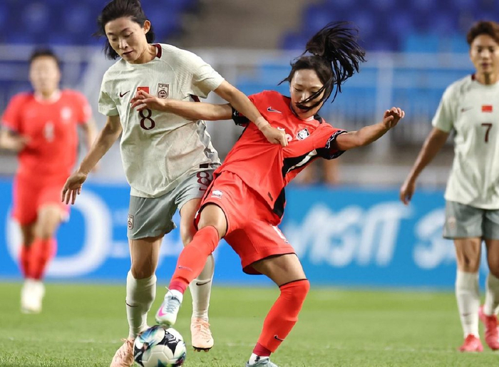 雷速体育下载-包含惊心动魄！女足比赛此起彼伏，团队展现自信风采的词条