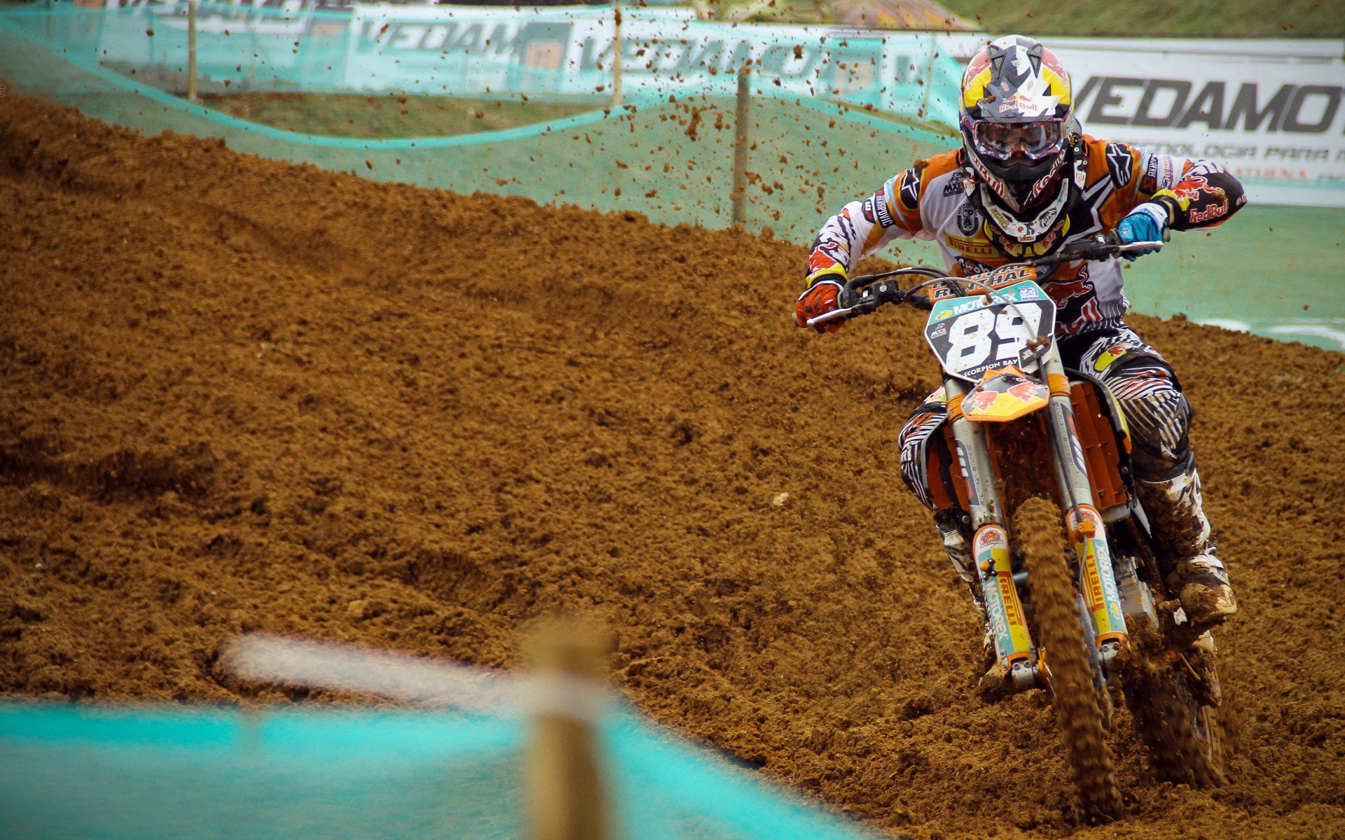 意甲焦点战之夜，法比尼奥点燃赛场，一记远射改写争冠格局