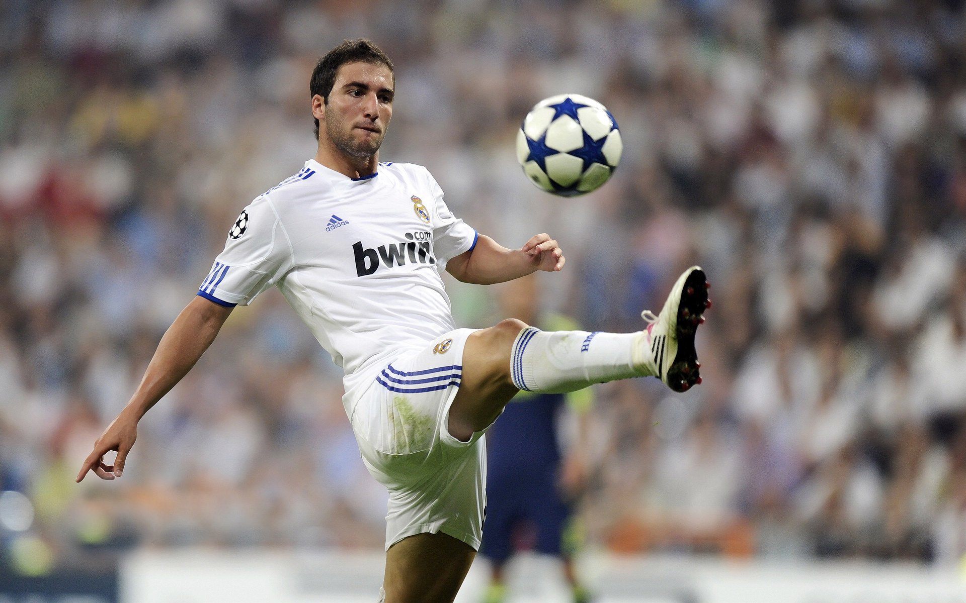 新疆队鏖战爵士,爱德华兹成为关键先生