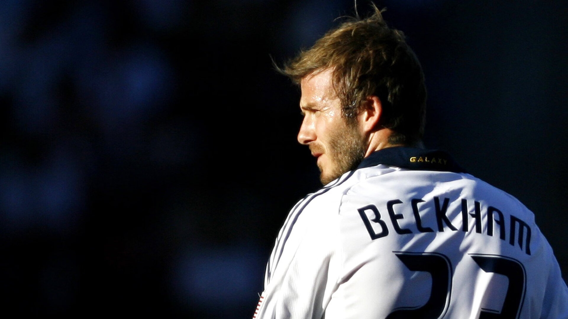 从伊拉克强压葡萄牙到坎特意甲封神,足球世界的唯一性启示